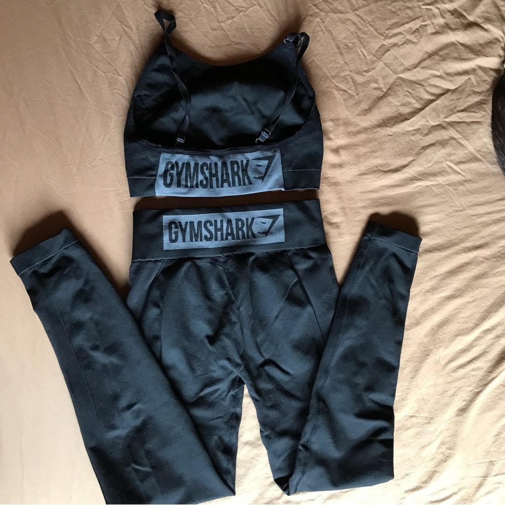 🖤💋Gymshark matching set, size medium.
